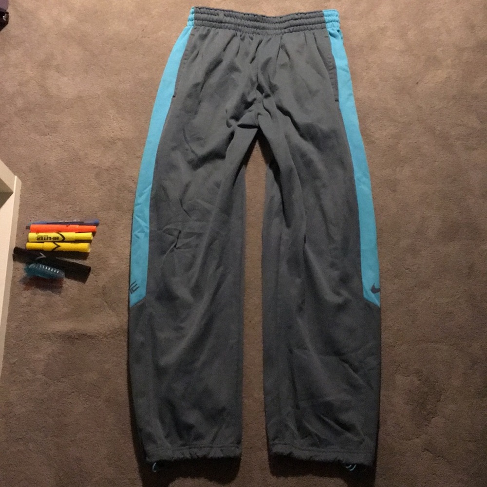 Men’s Nike Therma-Fit Sweatpants sz Large